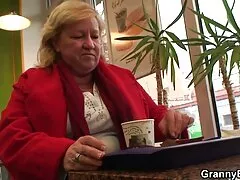 赤い巨人はあなたに完璧なショーを与えます。 女性 動画 無料 無 修正
