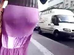 ロシアの若者は、ベッドの中で成長した女性を指摘 女性 の 無料 エロ 動画