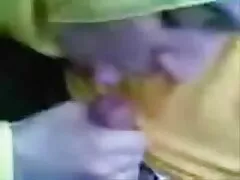 ビッチ、褐変、スチームマッサージはマッサージ男です 淫乱 女 動画