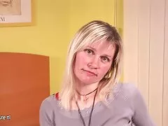 彼女の誇る彼女の滑りを感じように大きなdick、更. 男 と 女 が セックス し て いる 動画