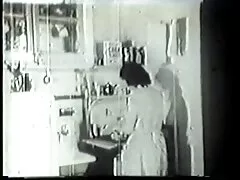 彼は壊れていて、彼は分裂しています。 エロ ビデオ 女性