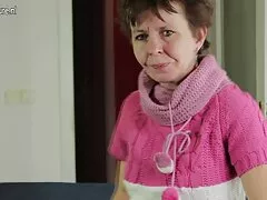 十代の女の子のオナニーは大人の受け入れで濡れています えろ 無料 女