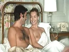女の子は男性のためのうれしい驚きを計画しています 熱 女 動画